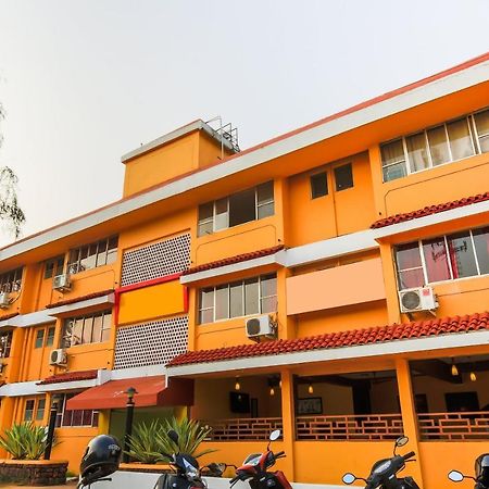 Oyo 18794 Hotel Colva Plaza ภายนอก รูปภาพ