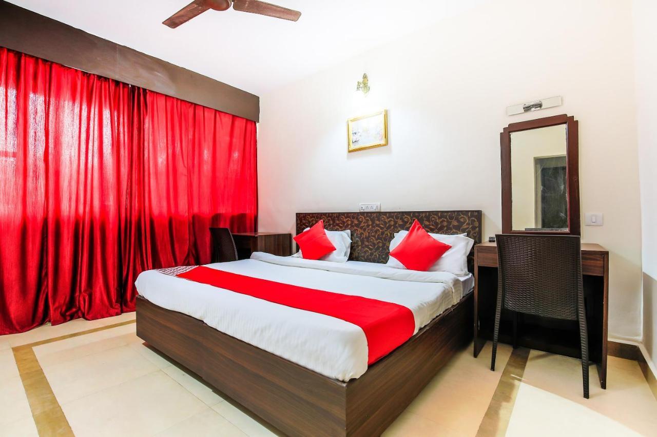 Oyo 18794 Hotel Colva Plaza ภายนอก รูปภาพ