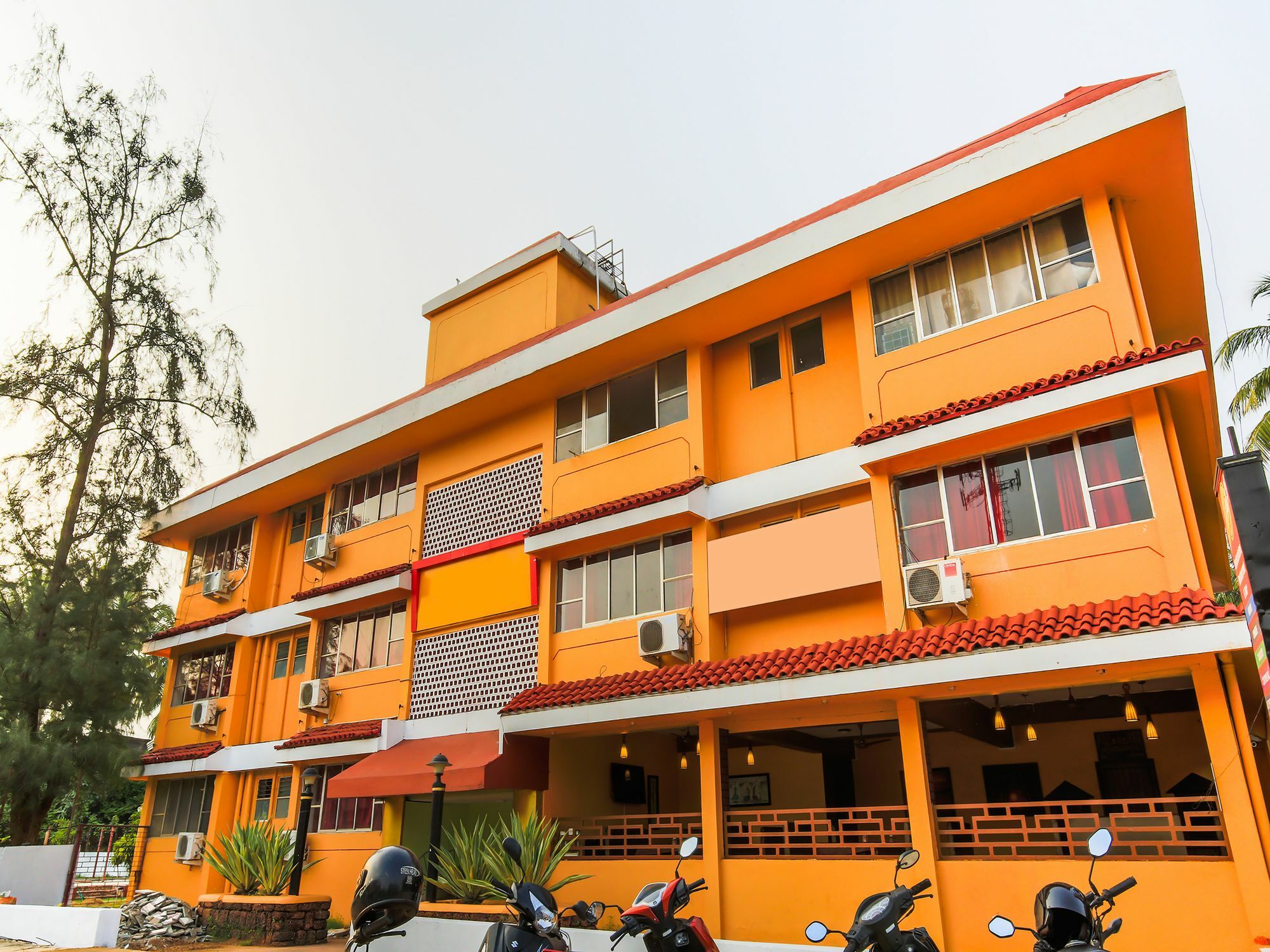 Oyo 18794 Hotel Colva Plaza ภายนอก รูปภาพ